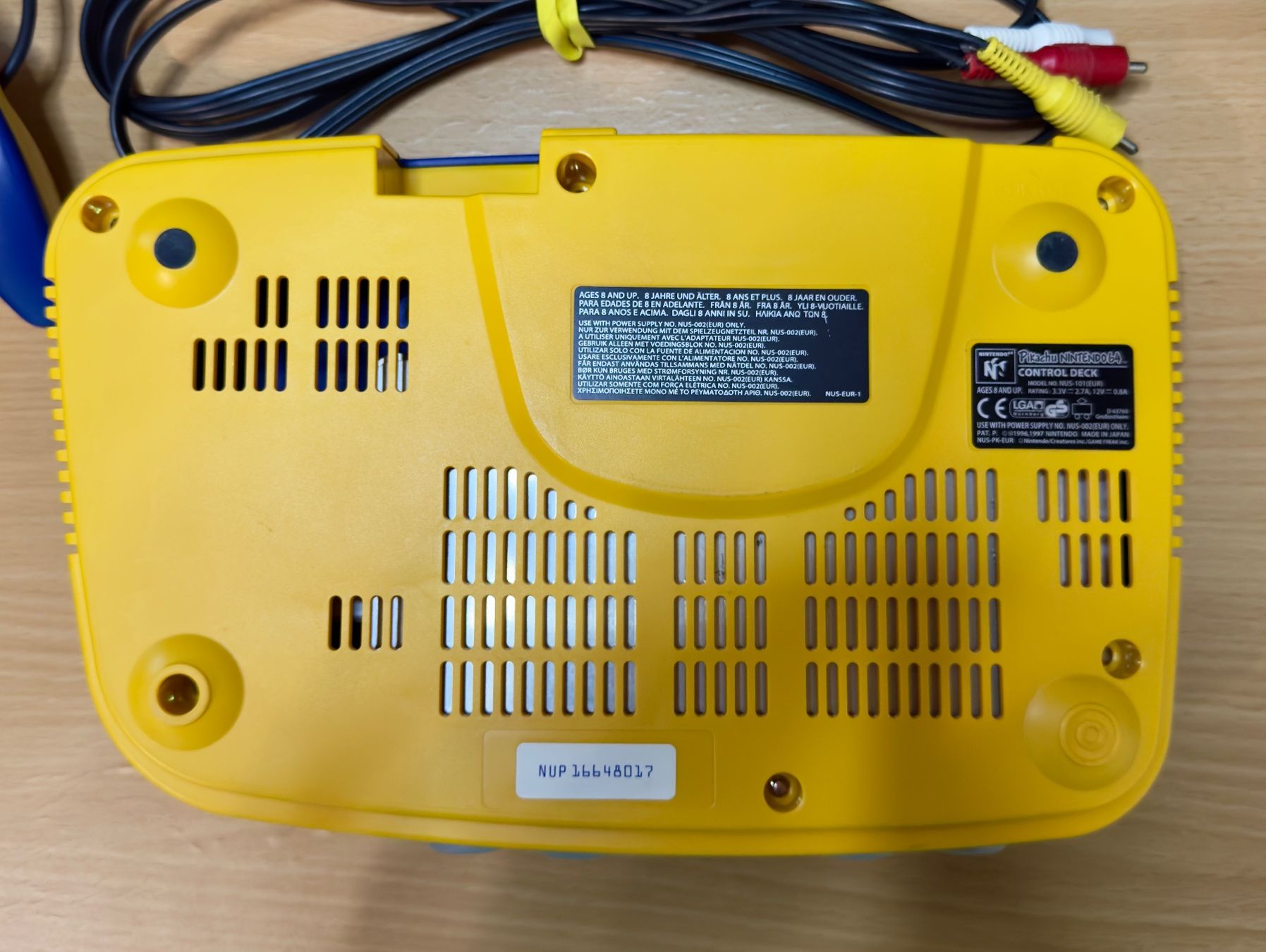 Nintendo Consoles: Pikachu Nintendo 64 Pokémon + Manette + Câbles – D'occasion à Chézard-St-Martin par Kro_Cards 2