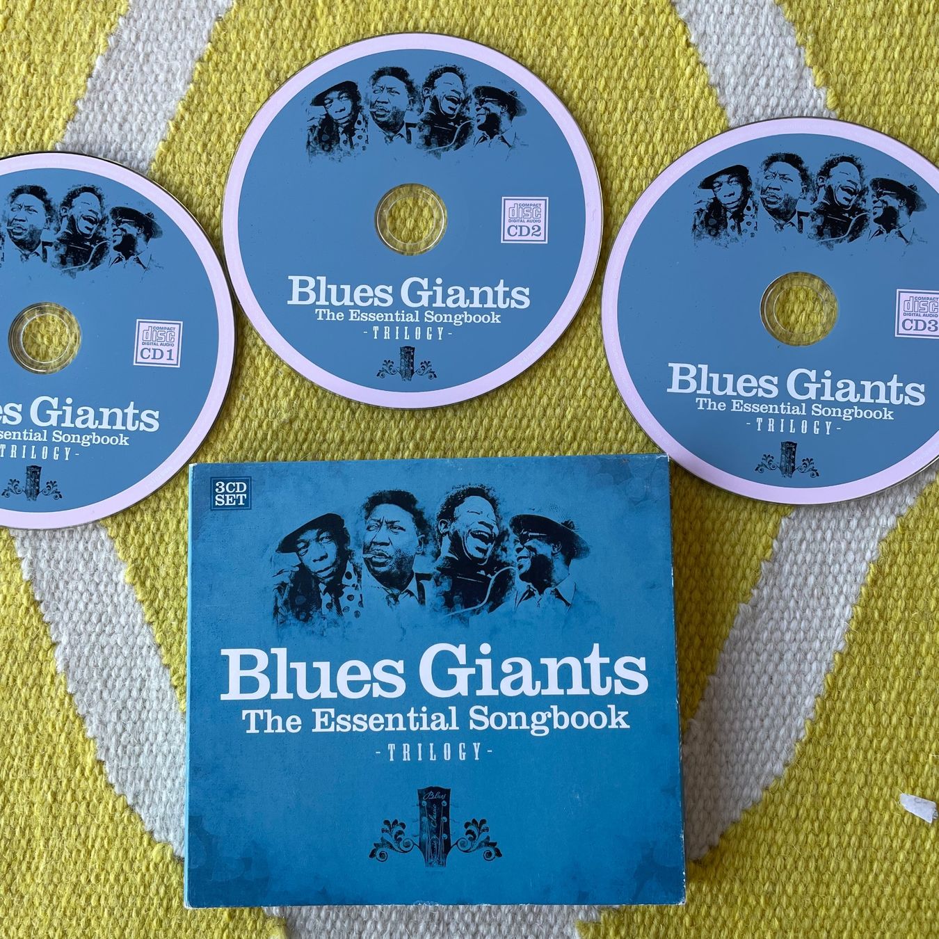 CD: BLUES GIANTS-3CD BOX SET TRILOGY (DIGIPACK) – Usato da Rorschacherberg venduto da CD-Roli