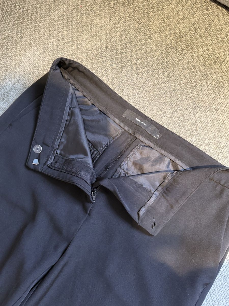 Vero Moda Pantaloni: schwarze Anzughose, M – Usato da Burg AG venduto da san_y56v