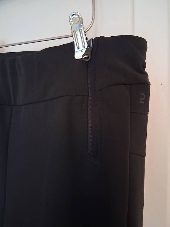 Hosen: Pantalon ski slim taille 140 – Gebraucht aus Corcelles-le-Jorat von anggelaz 2