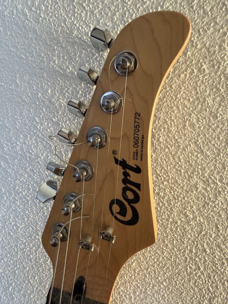 Cort Musikinstrumente: Cort electric guitar used condition – Gebraucht aus Dietlikon von eeclaire 2
