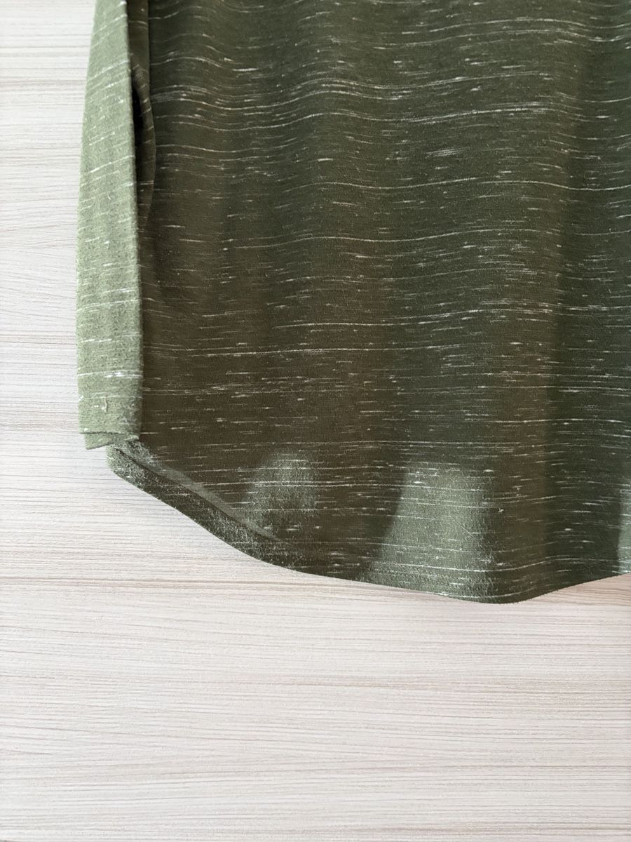 Top: Olive Green Long Sleeve Top – Nuovo (secondo la descrizione) da Sorengo venduto da dis_tfq6 1