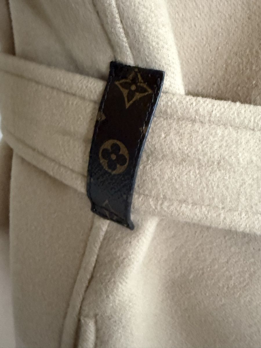 Louis Vuitton Cappotti: Louis Vuitton Mantel , Gr. 36 – Nuovo (secondo la descrizione) da Wilen b. Wollerau venduto da lovebug-6 1