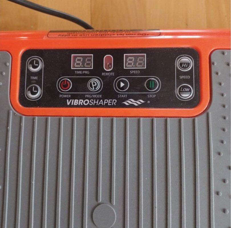 Vibroshaper Hometrainer: Plateforme vibrante VibroShaper avec telecommande bon etat – Usato da Spreitenbach venduto da sah_b9p7 1