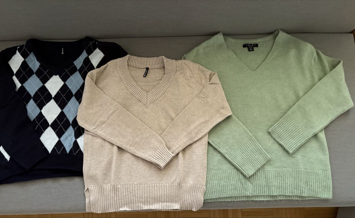 Pullover & Sweatshirts: 3 x V-Ausschnittpullover – Neu (gemäss Beschreibung) aus Allschwil von basilea017