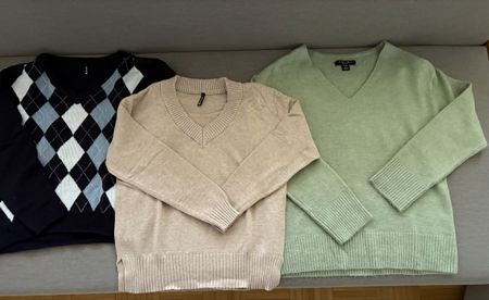 3 x V-Ausschnittpullover