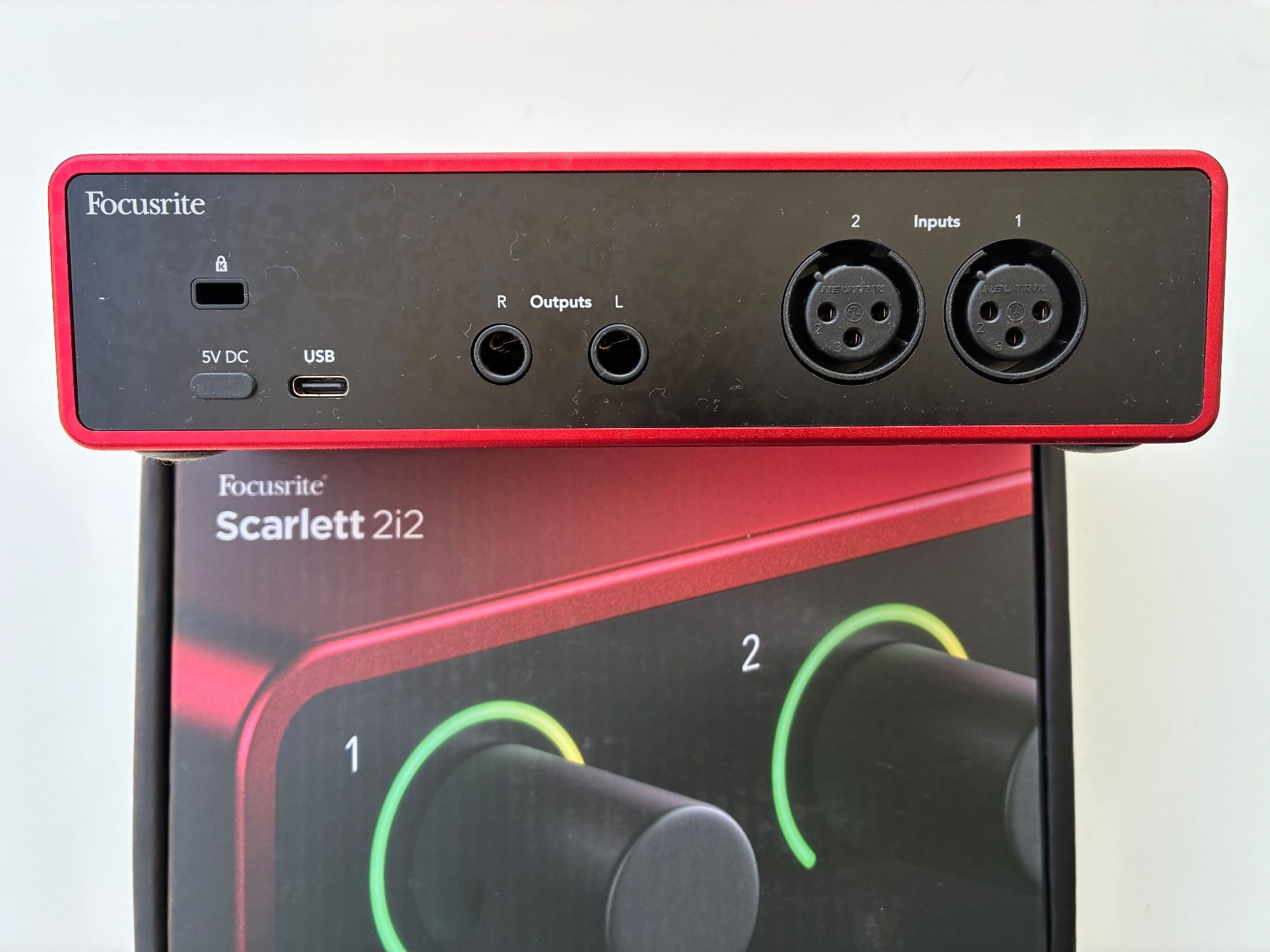 Focusrite Equipement studio: Focusrite Scarltt 2i2 – D'occasion à Hagneck par Nnalu 2