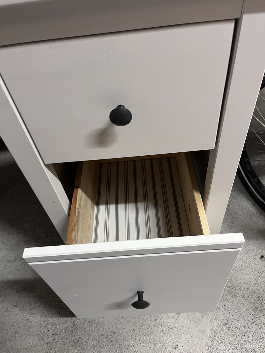 Ikea Scrivanie: Schreibtisch HEMNES IKEA – Usato da Triesenberg venduto da Limatali 3