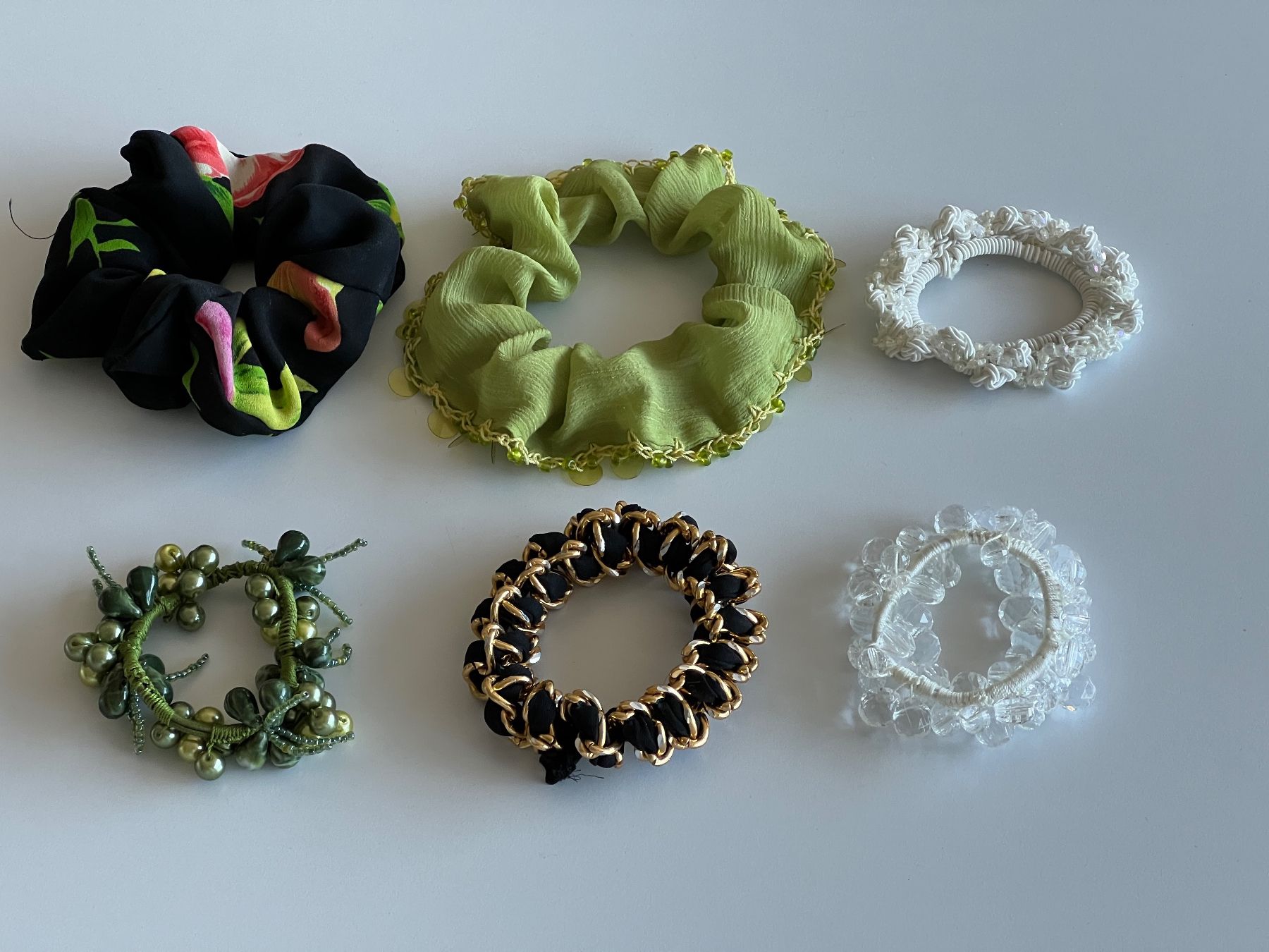 Accessori per capelli: 6x Haargummi Scrunchie Set – Usato da Büetigen venduto da Jabo