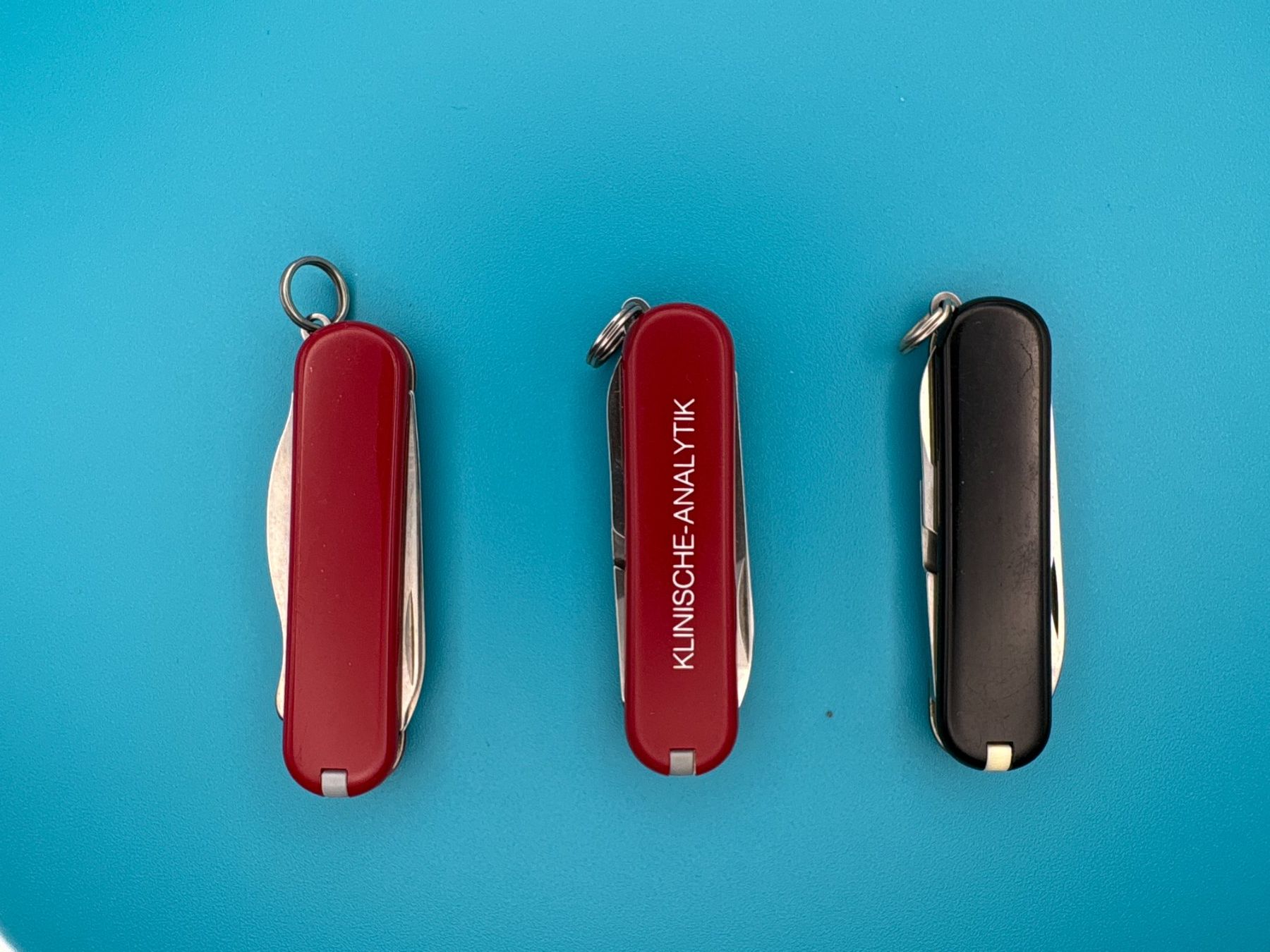 Victorinox Taschenmesser: 3 kleine Victorinox – Gebraucht aus Elgg von Jo_Naj 1