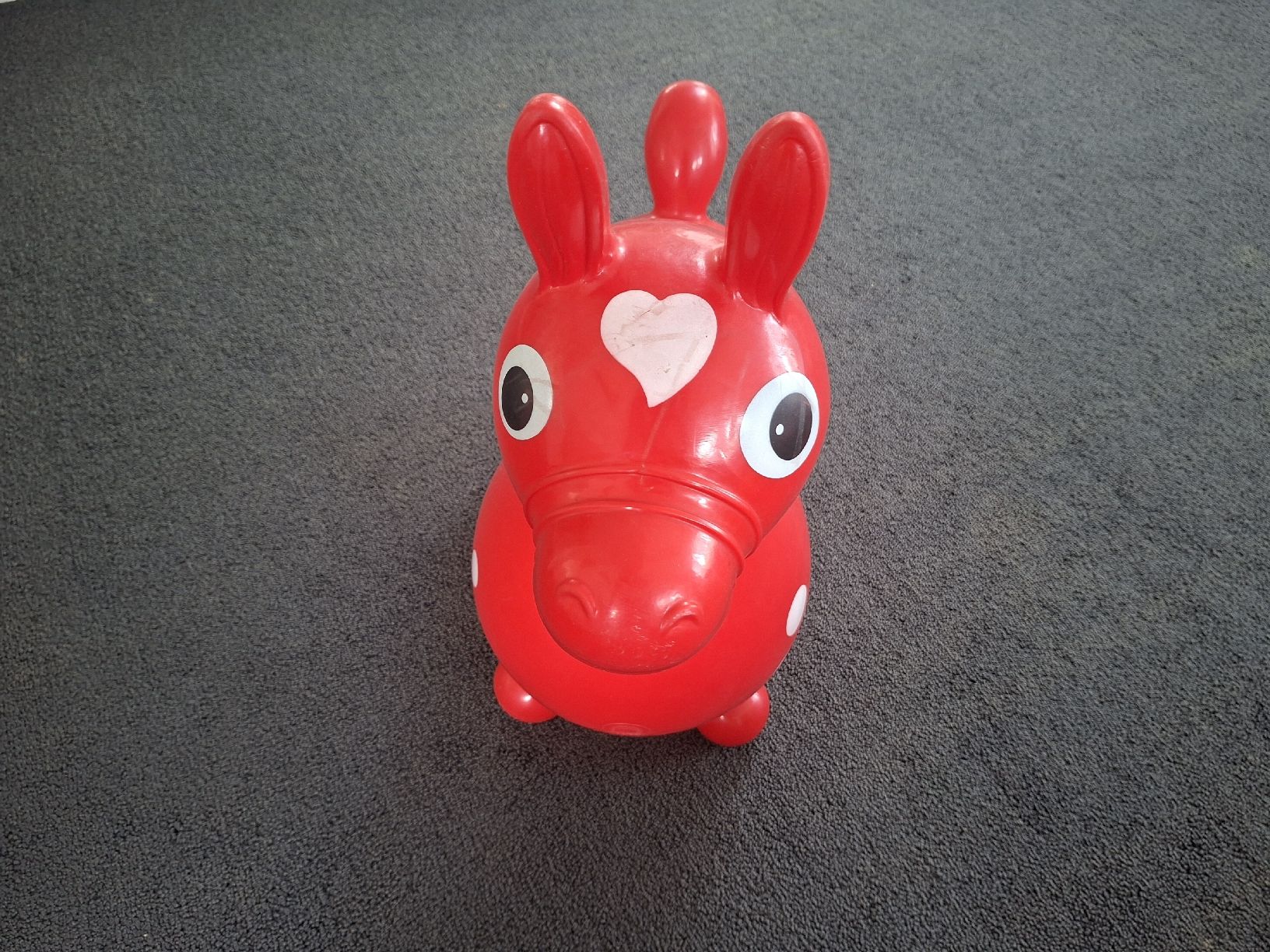 Spielzeuge: Rody Hüpfpferd rot mit gelbem Sattel – Gebraucht aus Gebenstorf von moseran13 1