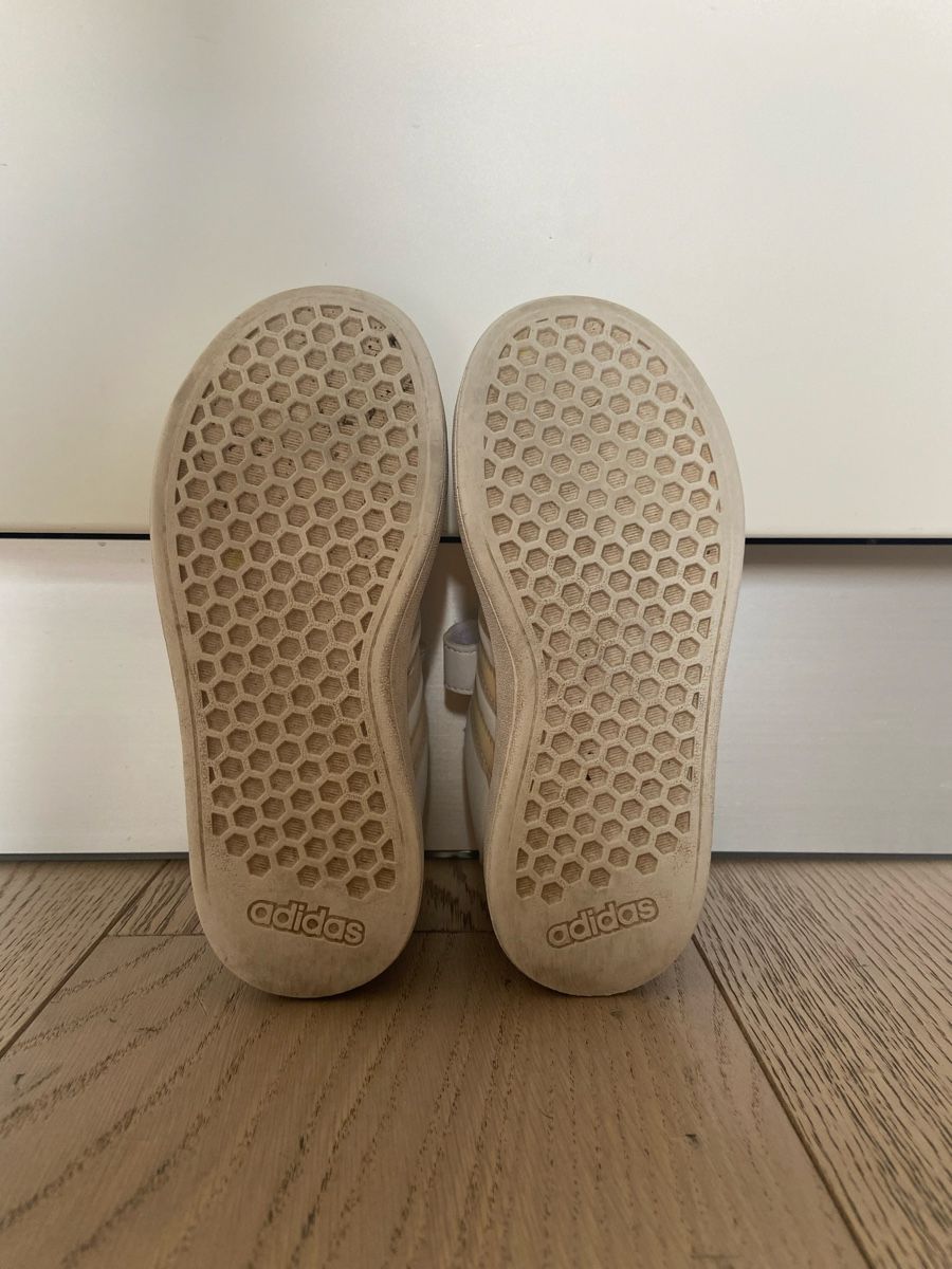 Adidas Scarpe per ragazzi: Sneaker Adidas 29 – Usato da Arbedo venduto da gregmccooper 3