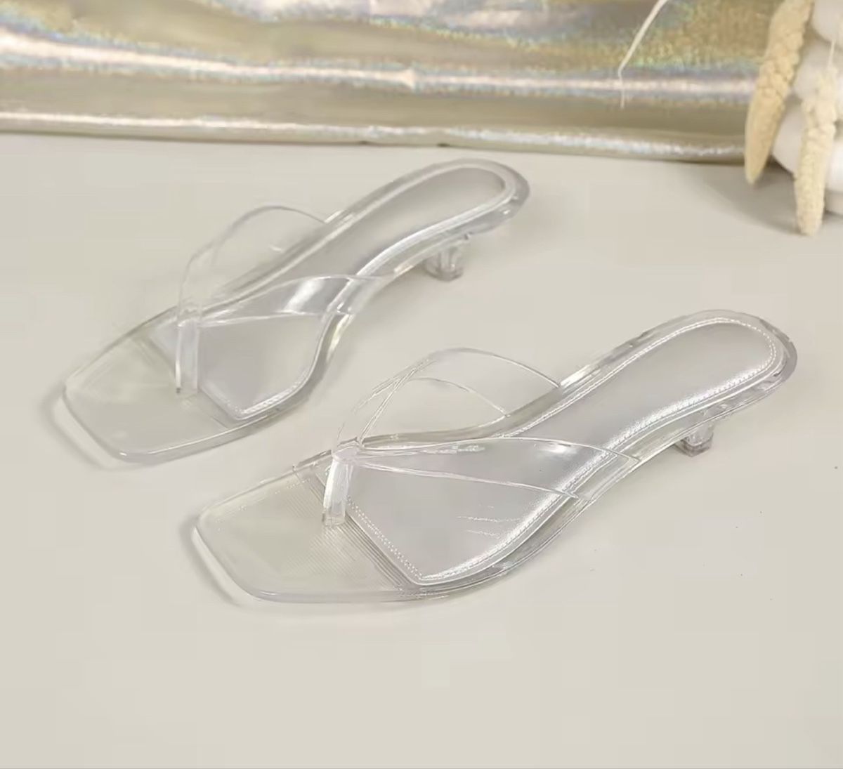 Scarpe da donna: Transparent kitten Heel Flip-Flops – Nuovo (secondo la descrizione) da Nyon venduto da My_wardrobe 2