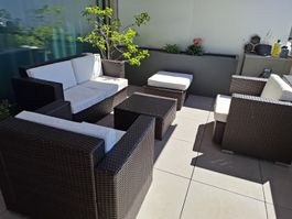 Lounge fünfteilig aus dunkelbraunem Kunststoffwicker
