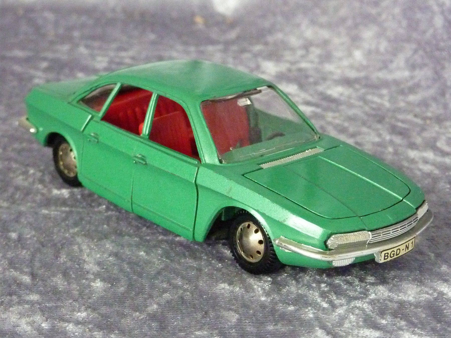 NSU Modellautos: NSU RO 80  1:43 – Gebraucht aus Dürrenäsch von modellautos4you 2