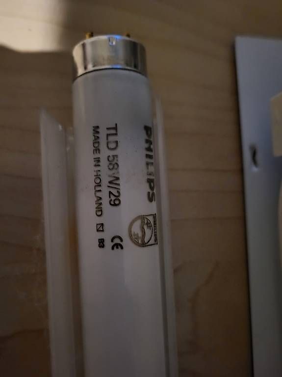 Lampade: FL Leuchte 58W – Usato da Utzigen venduto da kramu1