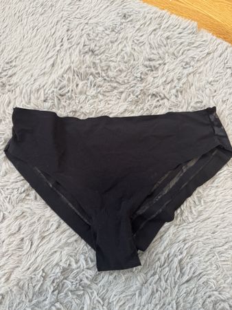 Schwarzer Slip, Grösse S - neu und ungetragen !