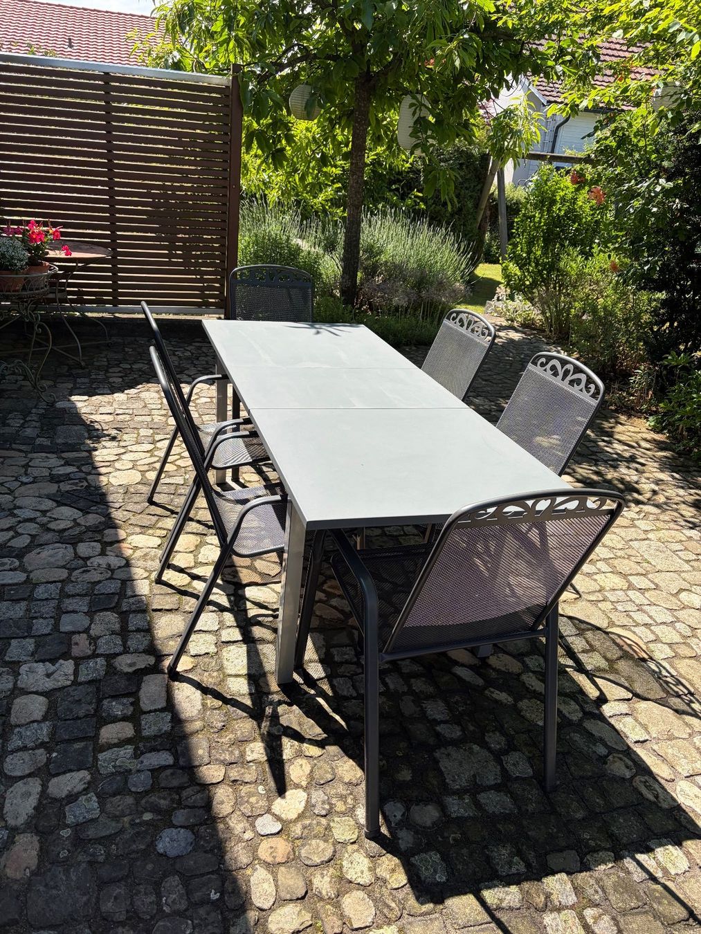 Set di tavolo e panche: Gartenmöbel - Gartentisch mit 8 Stühlen - anthrazit – Usato da Henggart venduto da robinla08 2