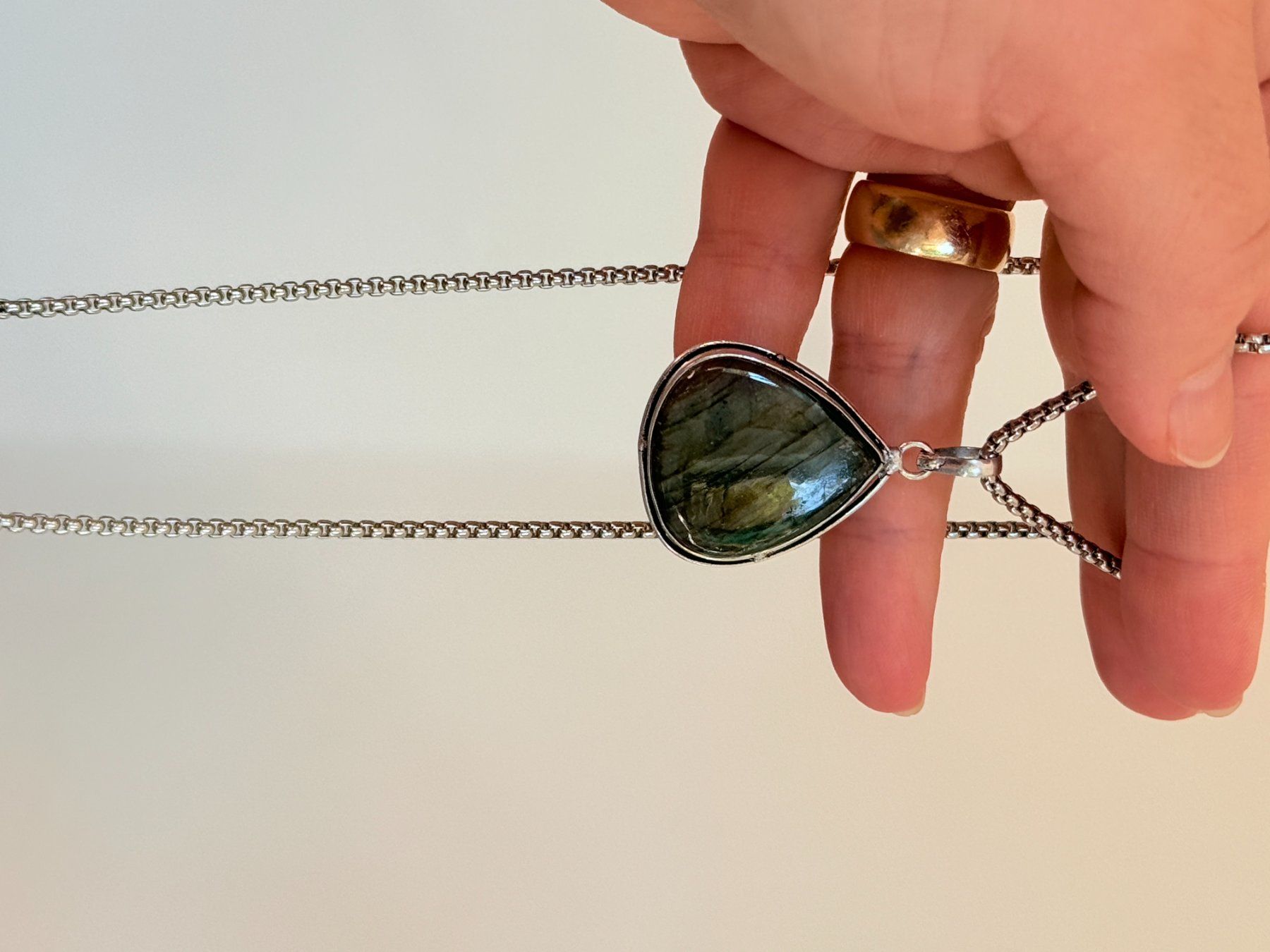 Catenine: Collier avec pendentif pierre labradorite forme goutte – Nuovo e nell'imballaggio originale da Genève venduto da AWWA 9