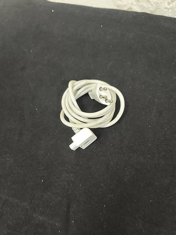 Apple Caricabatterie: 1× Apple Stromkabel mit Schweizer Stecker (1,8 m) – Usato da Binningen venduto da saviola01 3