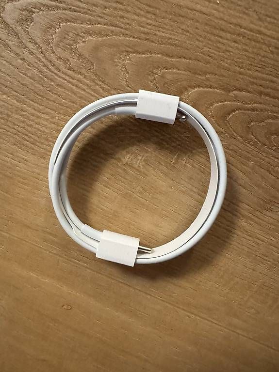 Apple Câbles: Original Apple Kabel, USB-C zu Lightning neu + ungebraucht – Neuf (Voir description) à Duggingen par Daniel70