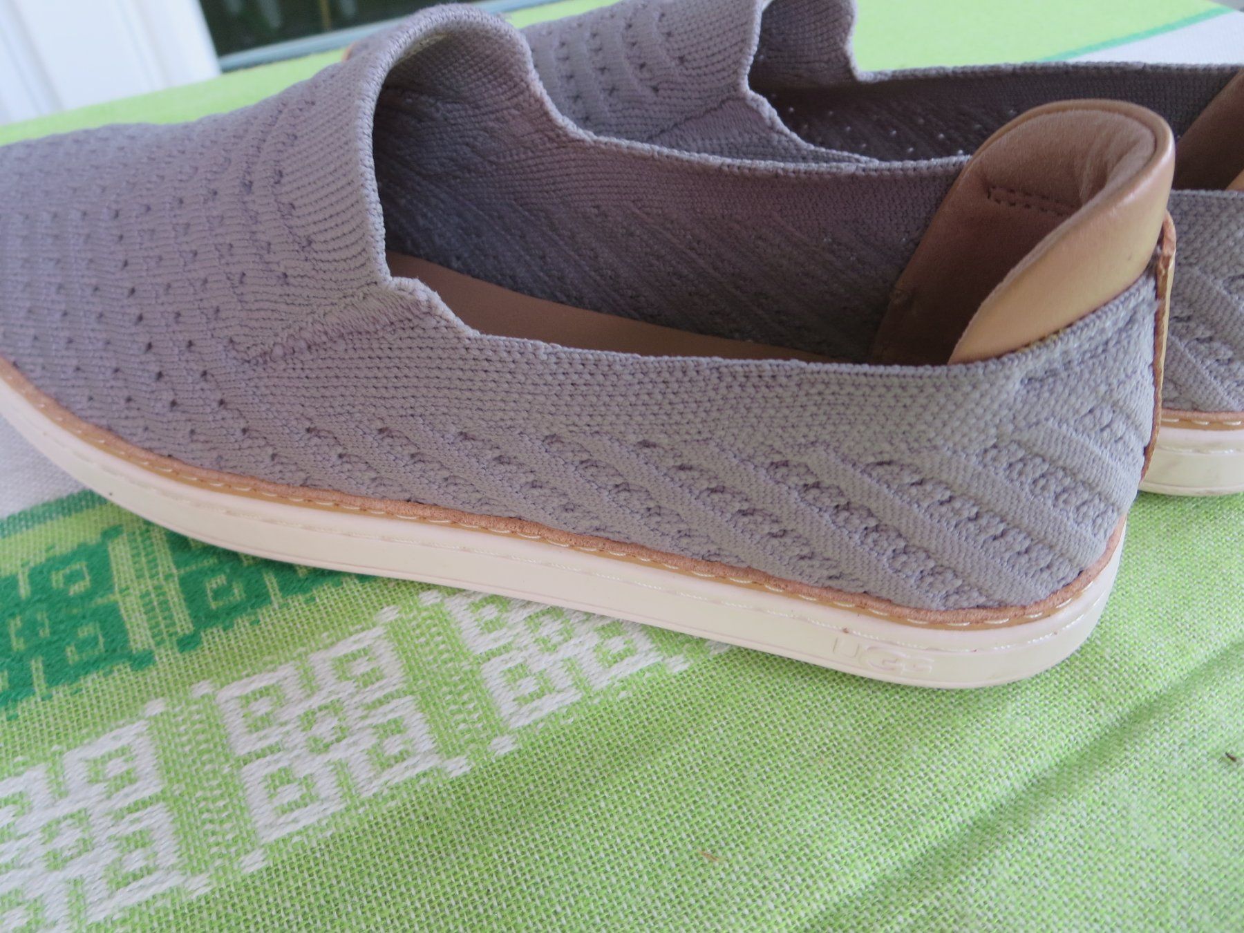 Ugg Damenschuhe: UGG Damen Textile  Sneaker /Gr. 39 – Gebraucht aus Wallisellen von Arvenstube 5