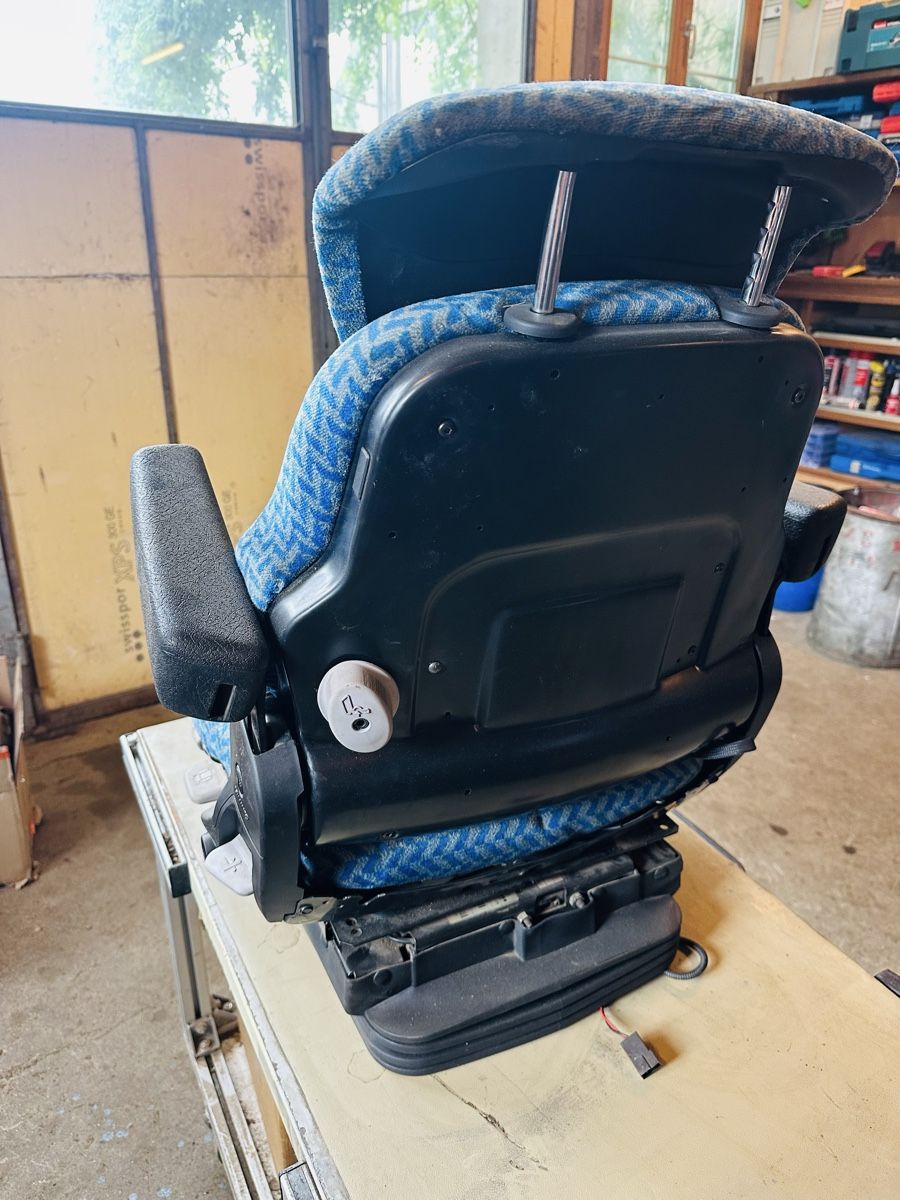 Trattori: Grammer Professional Sitz Traktor – Usato da Valzeina venduto da AHartmann98 3