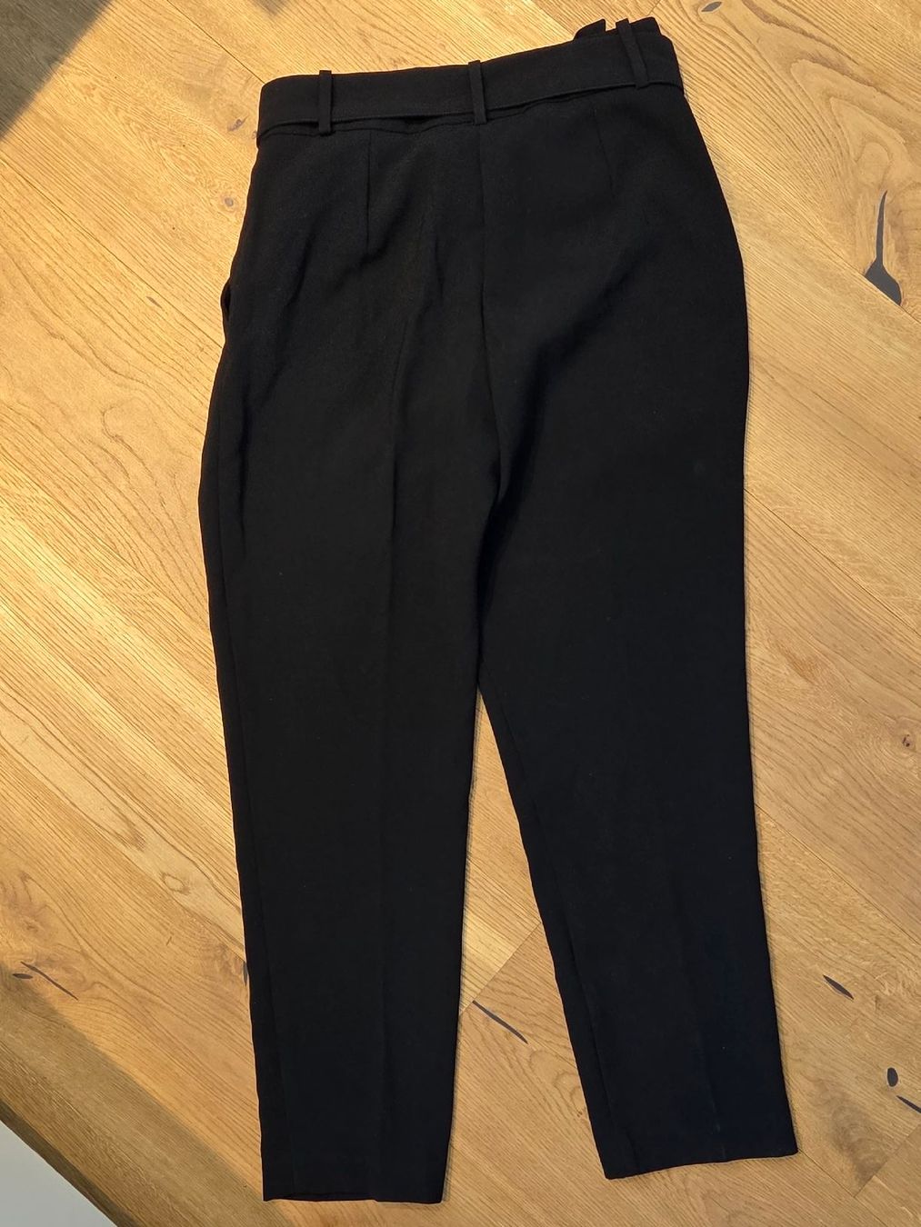 Promod Pantaloni: Promod Hose mit Gürtel – Usato da Emmen venduto da GrabandGo 1