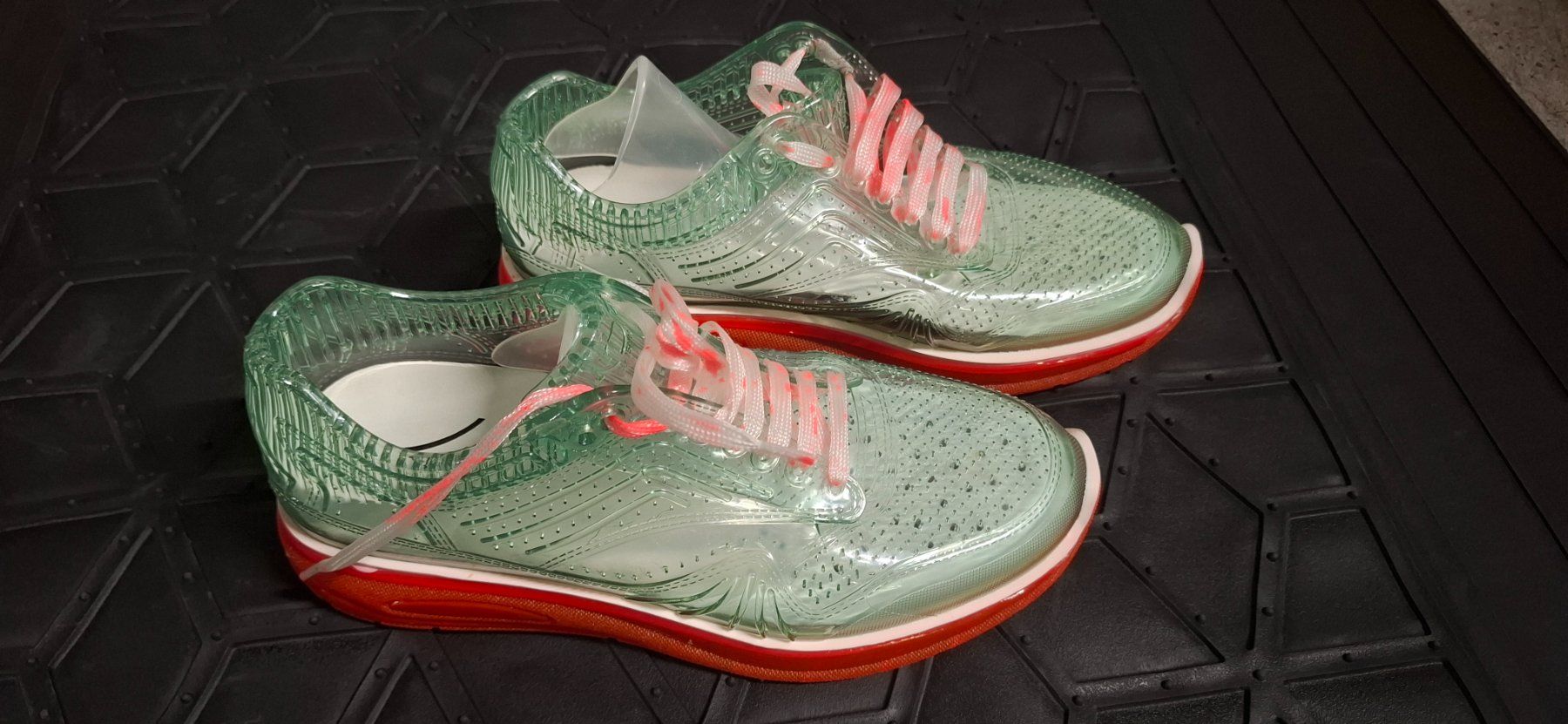 Herrenschuhe: AirDP by iShu+ transparente Sneaker Nr.41 – Neu und originalverpackt aus Basel von Dawid1713