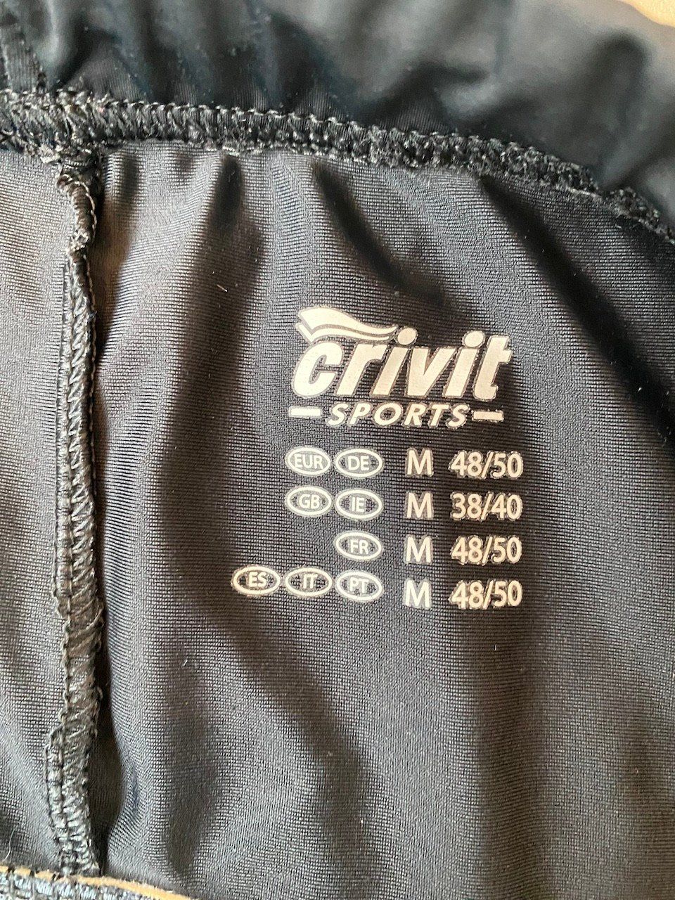 Pantaloni: Velohosen 2 x   -   Jogginghose 1 x – Usato da Ried-Brig venduto da Challi 4