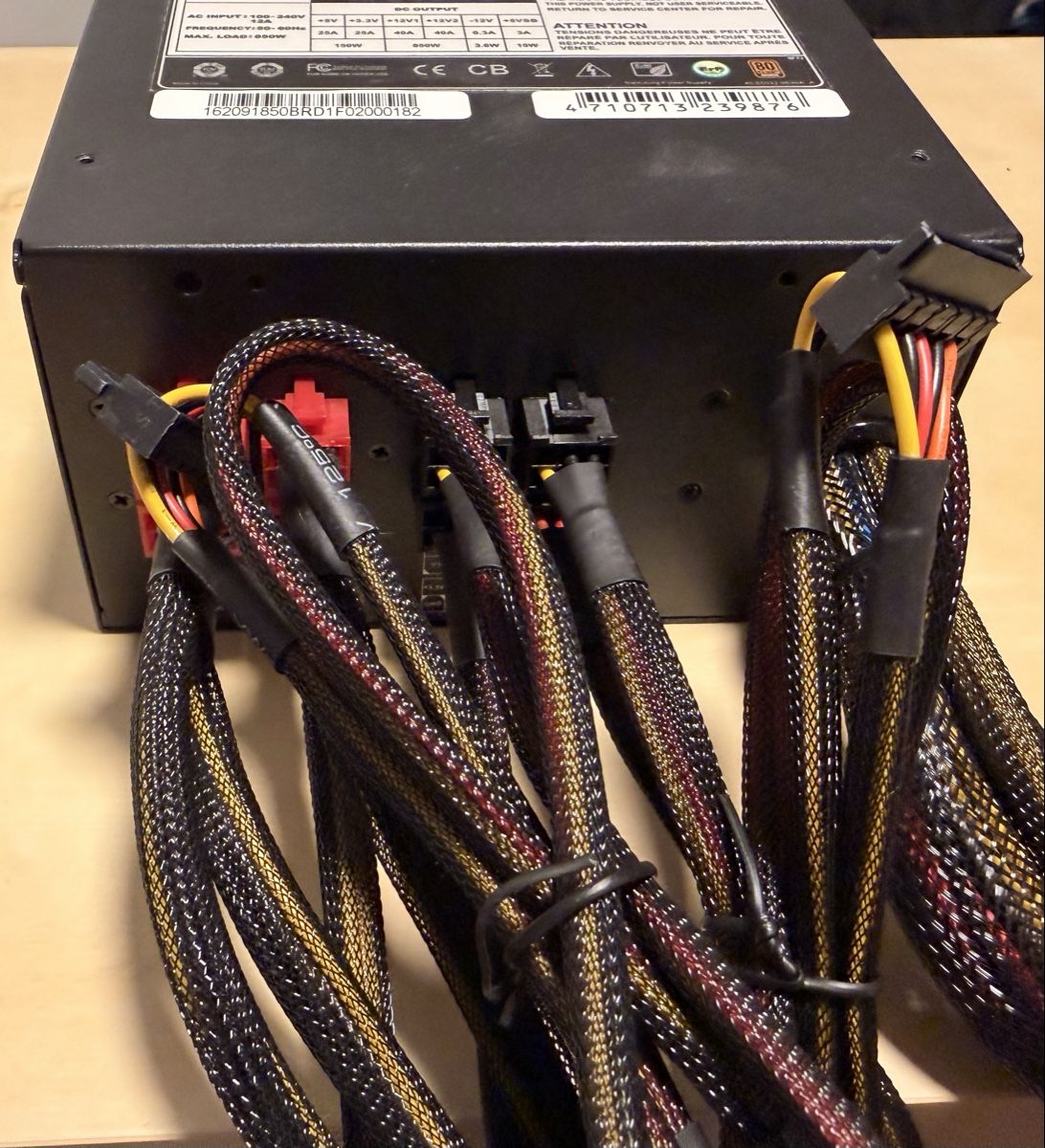 Chieftec Componenti elettronici: Chieftec APS-850CB 850W Netzteil – Usato da Heerbrugg venduto da predch 1