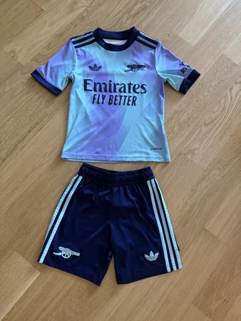 Fussballtrikot und Shorts Adidas Grösse 128 gebraucht