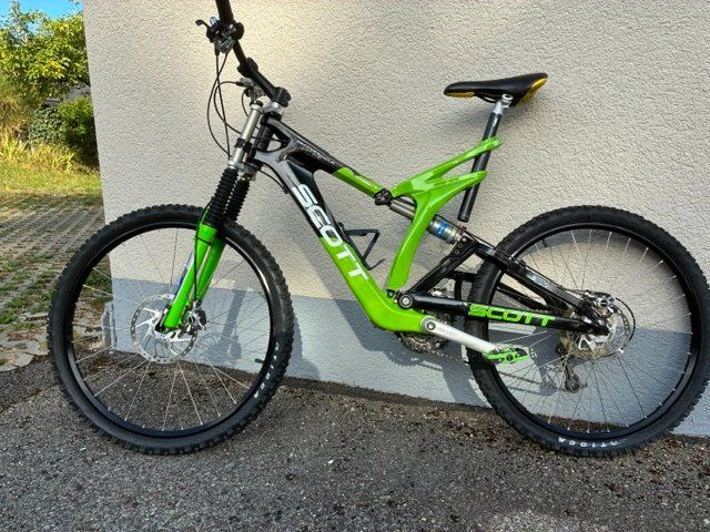 Scott Vélos: VTT Scott Intoxica pro – D'occasion à Cormondrèche par Luc2036