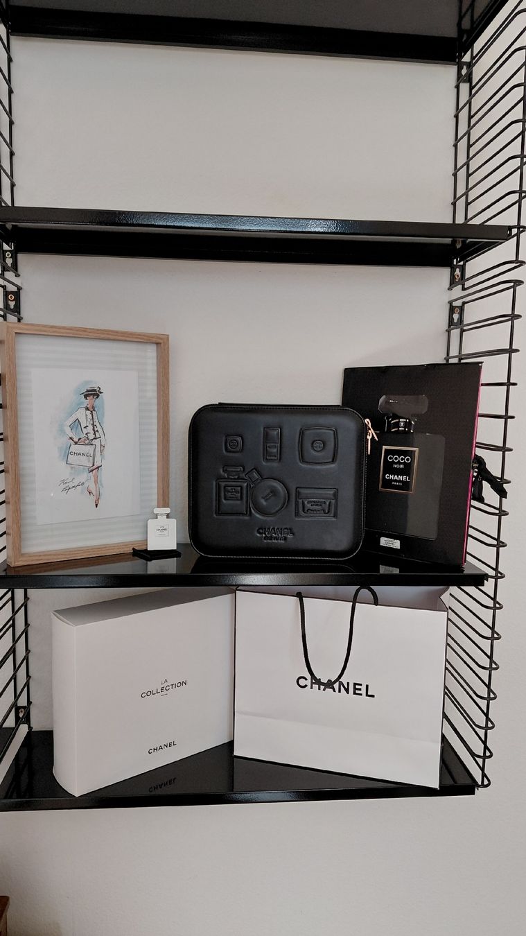 Valises de voyage: vanity Chanel – D'occasion à Lausanne par nadiai01