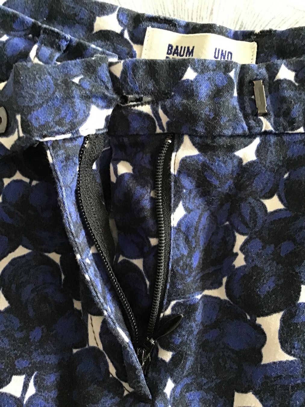 Hosen: BAUM UND PFERDGARTEN SOMMERHOSE BLUMENMUSTER GR. 36 – Gebraucht aus Glattfelden von ire_w6h2 4