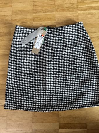 Gr. XS/ Neu mit Etikette / S/W Rock Pepita Karo