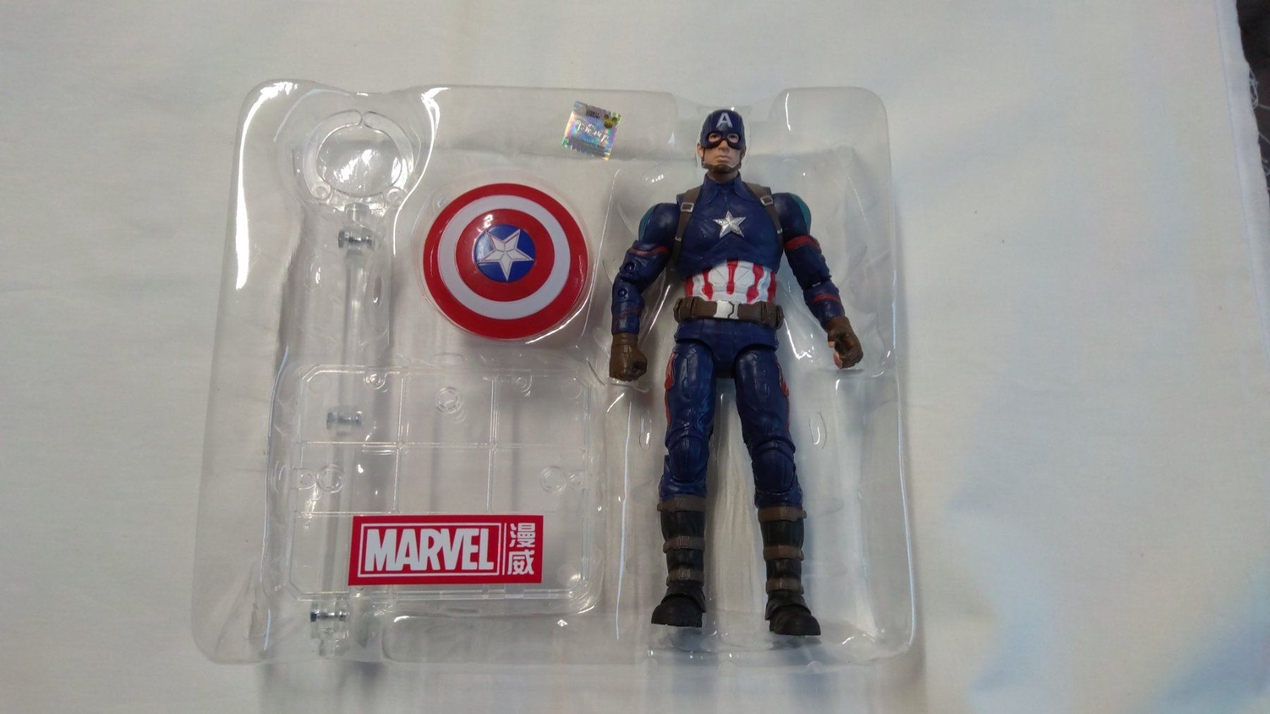 Statuette: Actionfigur Captain America – Nuovo e nell'imballaggio originale da Niederuzwil venduto da ebimusik 1