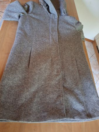 Veste - manteau court avec capuchon taille L marque Only