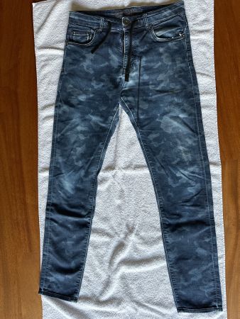 Coole Herren Jeans Hose im Camouflage Look, Grösse 30/30