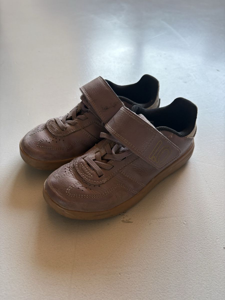 Five Ten Schuhe für Jungen: Adidas / FiveTen Kinder Bikeschuhe Grösse 32 – Gebraucht aus Roggwil TG von Topper0