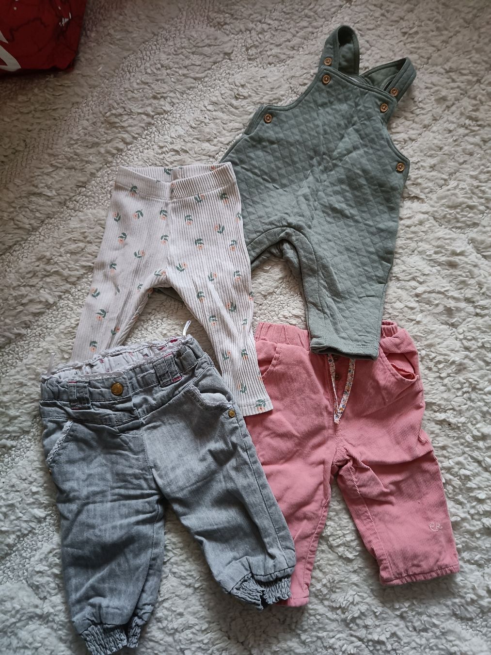 Lotti & Set di vestiti: kleiderpaket grösse 62/68 – Usato da Laupersdorf venduto da Naelya21 1