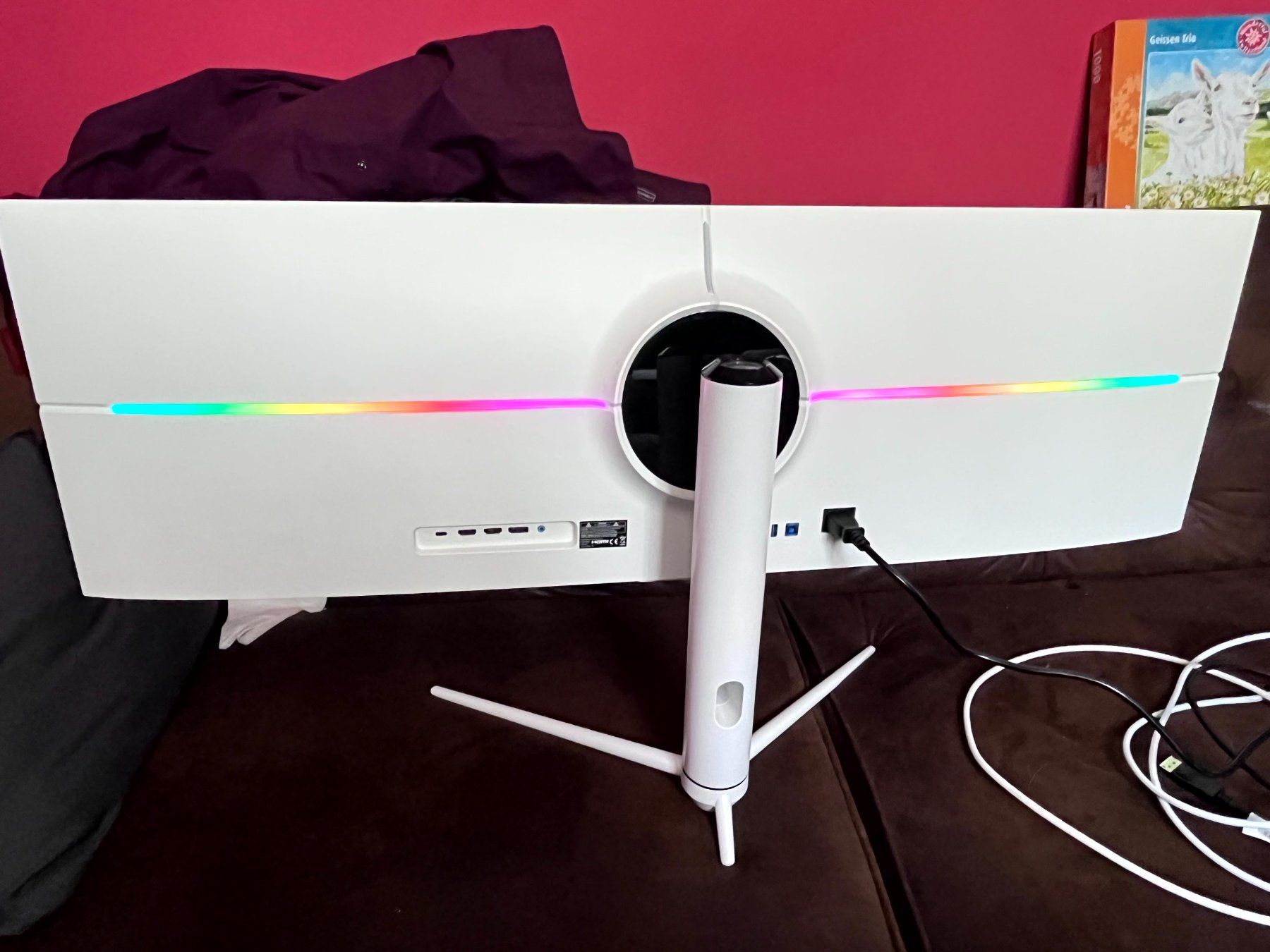 Ecrans: Écran PC plat LED 44" – D'occasion à Châbles FR par Forester4 1