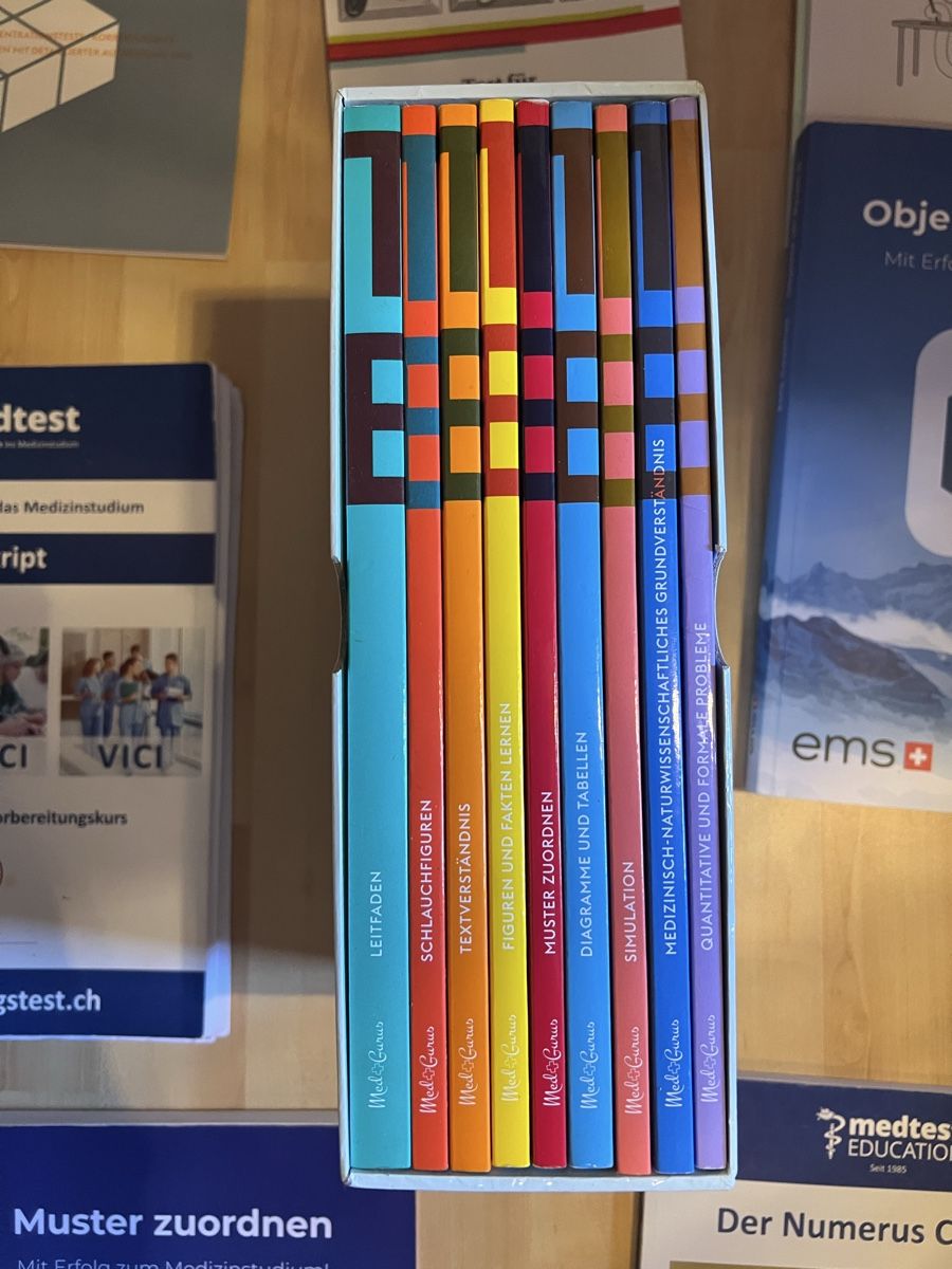 Libri: Numerus Clausus / Ems Bücher – Usato da Flims Dorf venduto da zen_765b 1