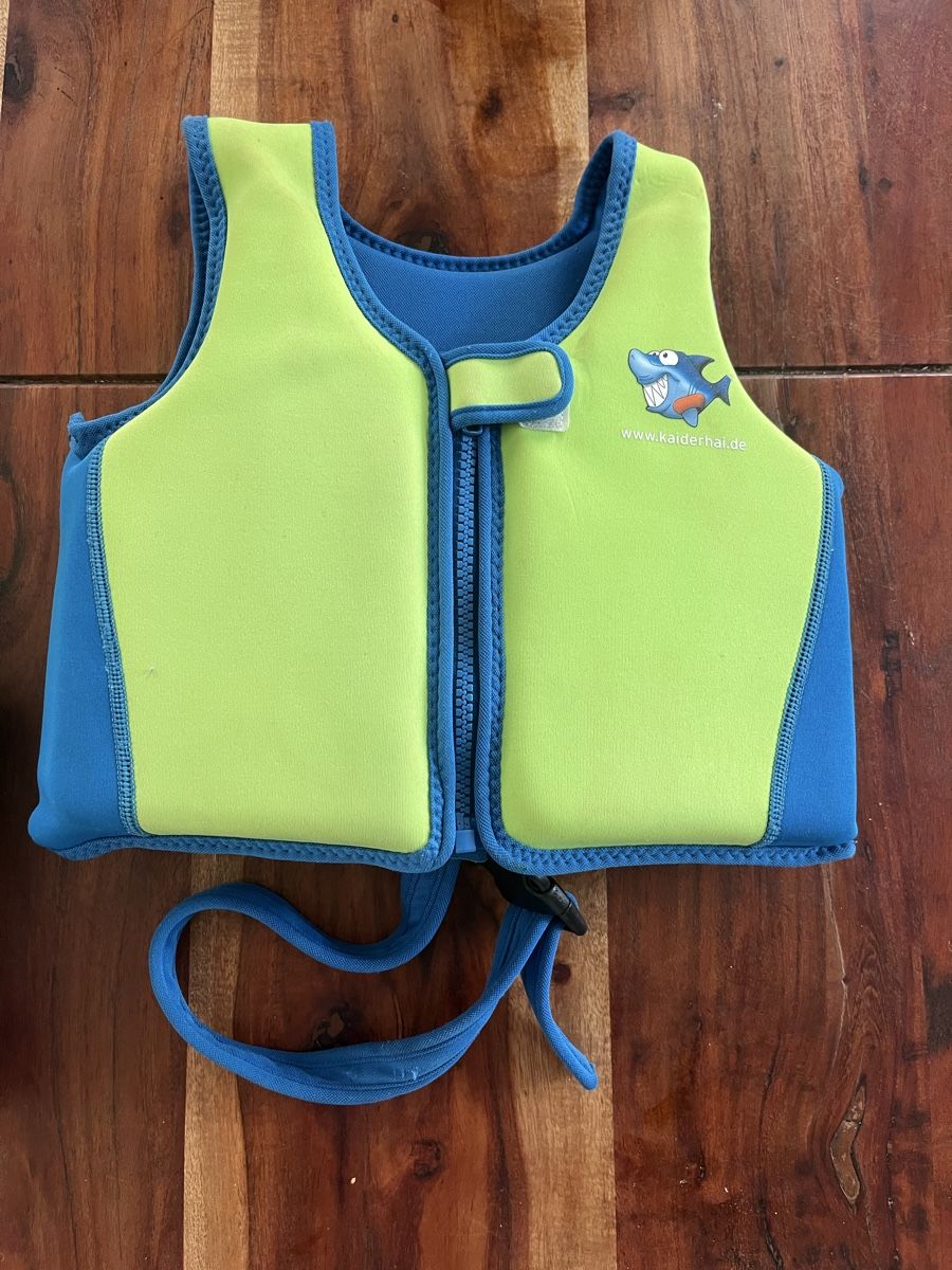 Gilets de sauvetage: Schwimmweste Kinder 2 Jahre – D'occasion à Zermatt par B.15.v02