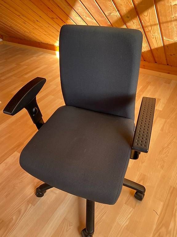 Rollstühle: Bürostuhl – Gebraucht aus Kerzers von kae_kfw9 1