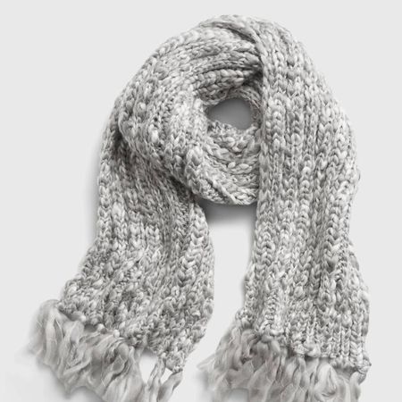 Gap grey cable knit scarf