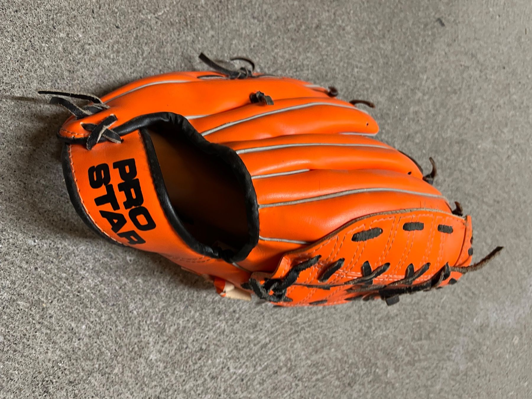 Handschuhe & Handstulpen: Baseball Handschuh – Gebraucht aus Schwerzenbach von pag_7dcq