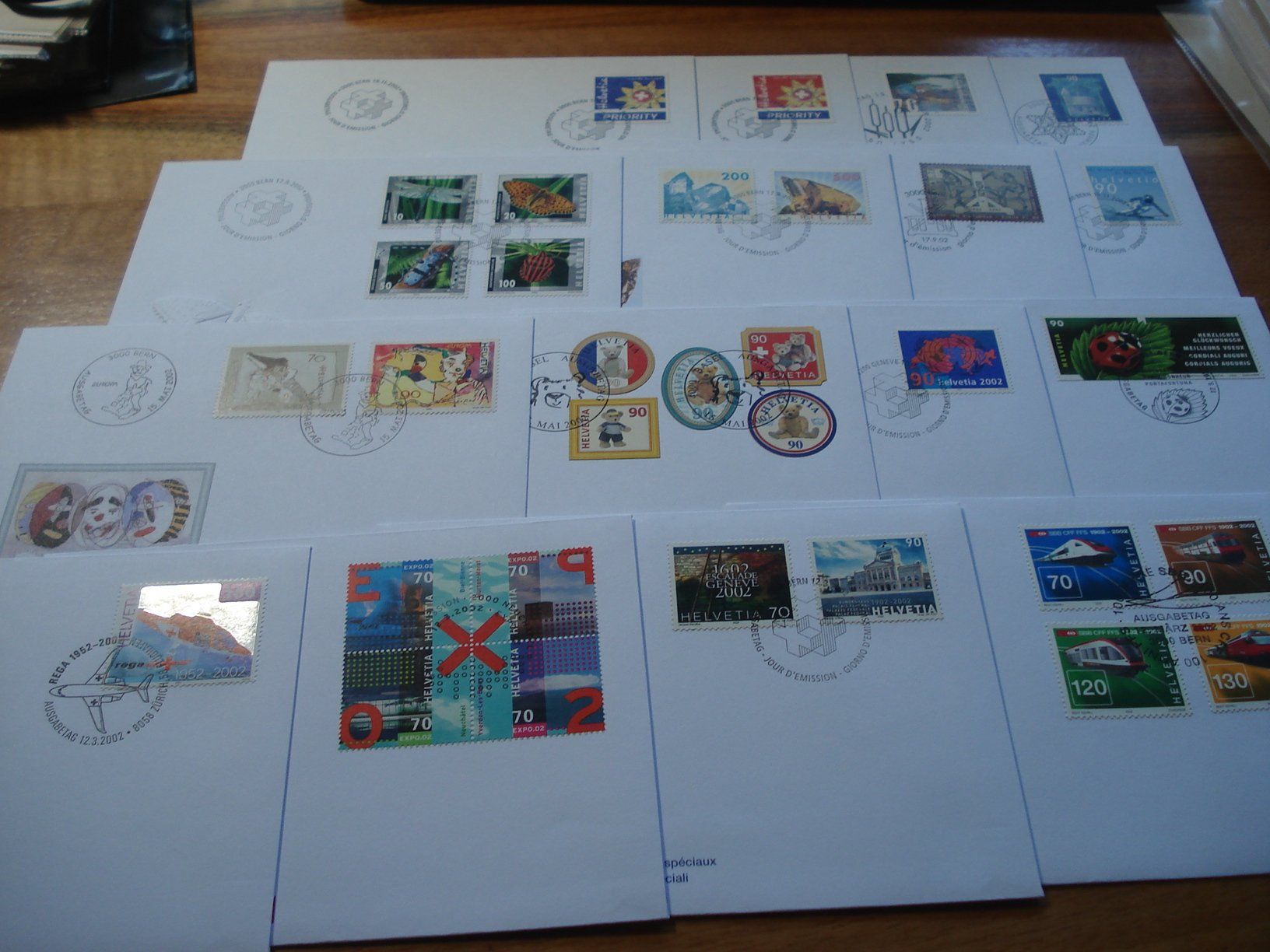 Tutti i francobolli: Schweiz 2002, Set FDC , 16 Belege – Usato da Niederwil AG venduto da morostahu 1