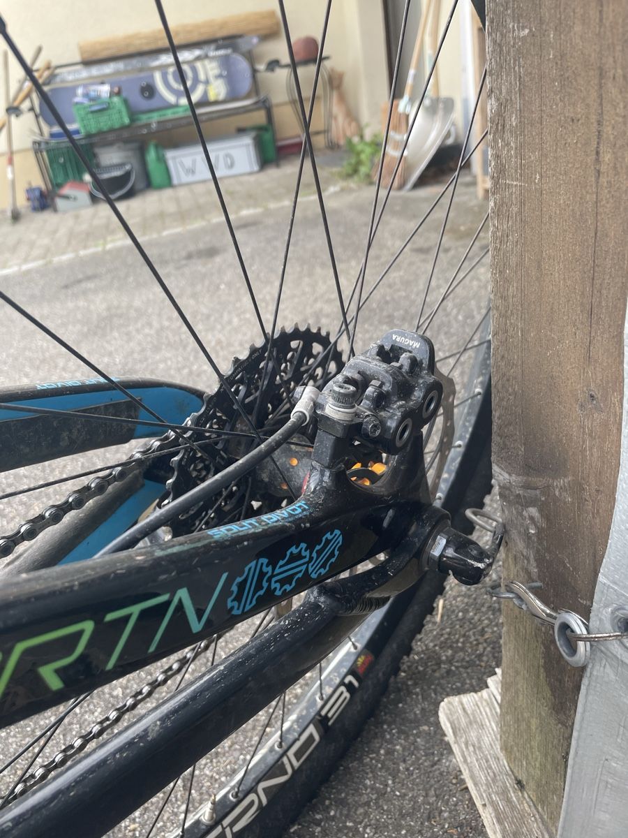 Biciclette: Devinci Spartan Carbon XL – Usato da Bubendorf venduto da Gerni 2