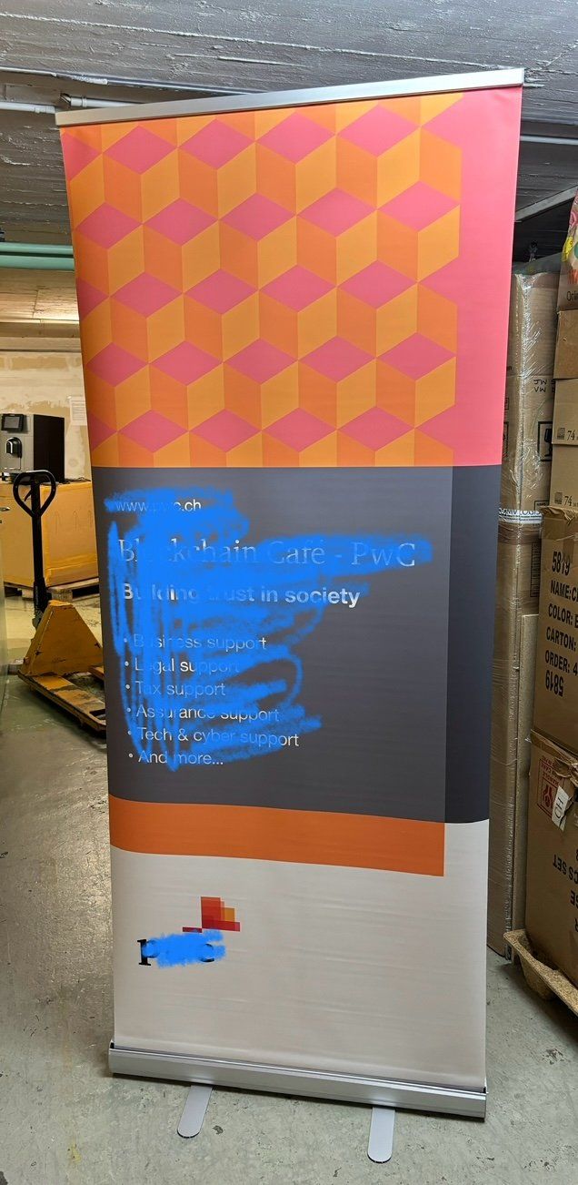 Allestimento di negozi e stand fieristici: Roll-Up Banner – Usato da Zug venduto da Deks 4